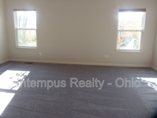 Building Photo - 516 Ironhorse Dr