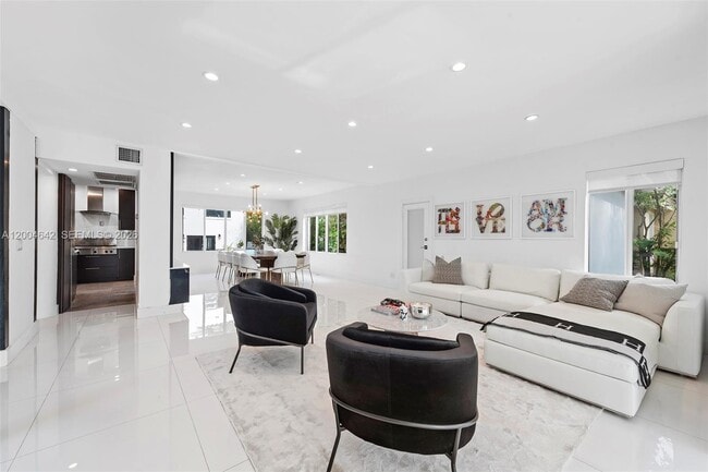 Building Photo - 3483 Chase Ave