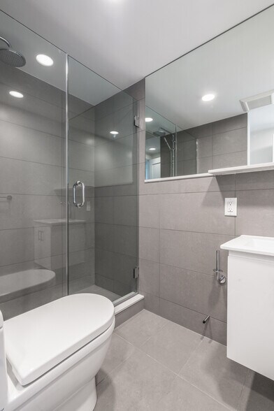 Building Photo - 334 Harvard St