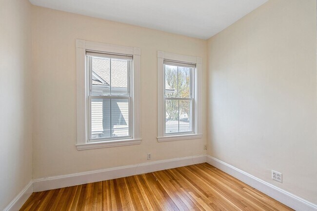 Building Photo - 8 Worcester St