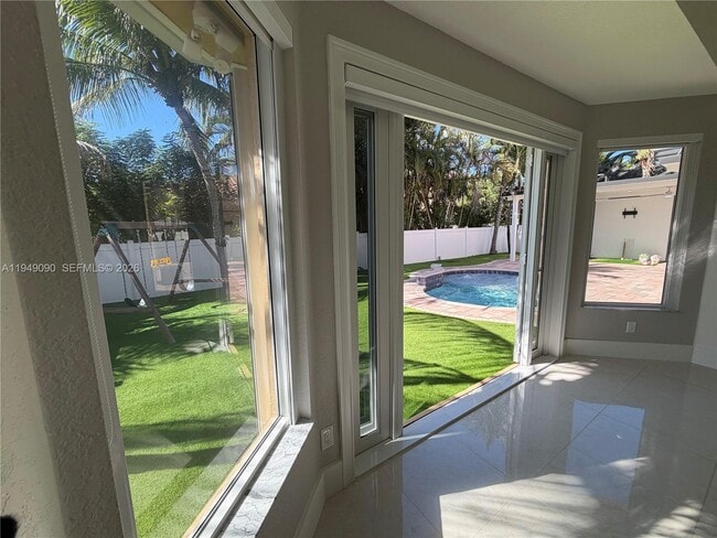 Building Photo - 364 SW 188th Ave