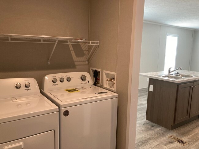 Building Photo - 107 Bluejay Hill