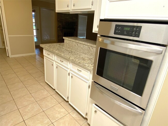 Building Photo - 22303 N Fork Dr