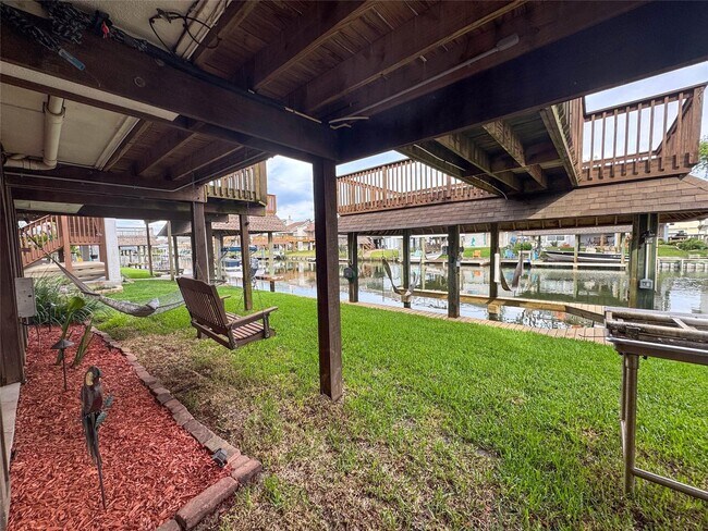 Building Photo - 1031 Redfish St