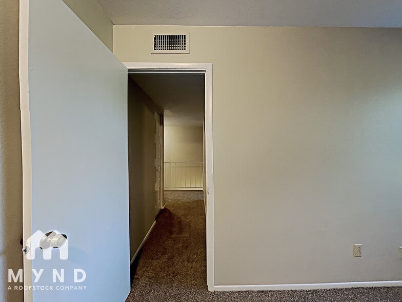 Building Photo - 5924 N 83rd St