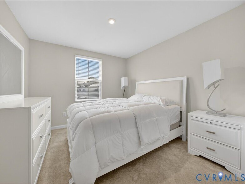 Building Photo - 4905 Gerald Dr