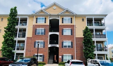 Building Photo - 542 E Celebration Way