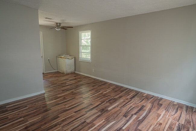 Building Photo - 3709 Dundale Rd