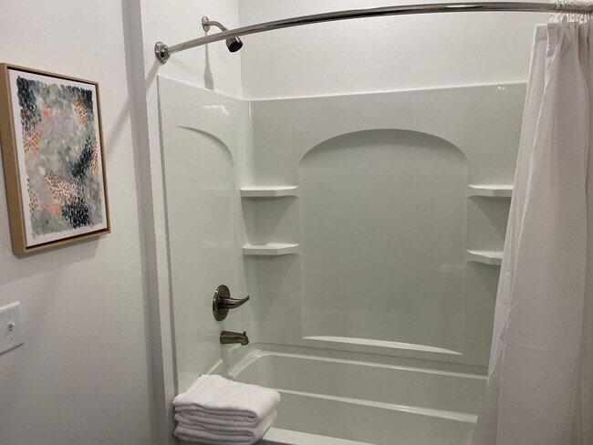 Building Photo - 5102 Aldersgate Dr