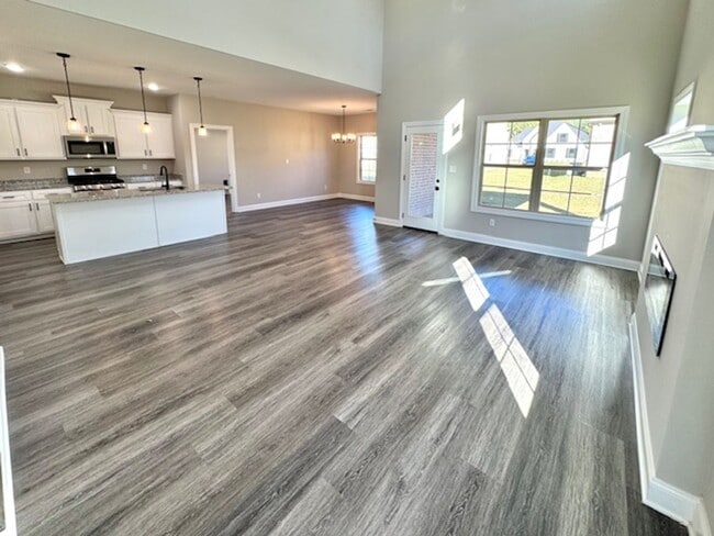 Building Photo - StoneArchCove5462