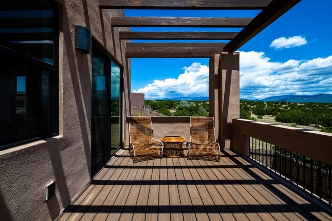 Building Photo - Stunning 3-Bedroom Home with Mountain Views in Tessera