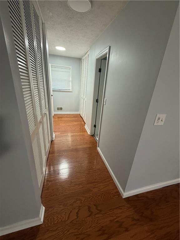 Building Photo - 3336 Camelot Dr NE