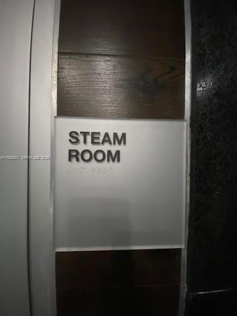 Building Photo - 500 Brickell Ave