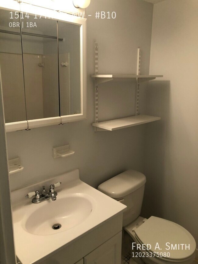 Building Photo - Copley Plaza Studio Available Now