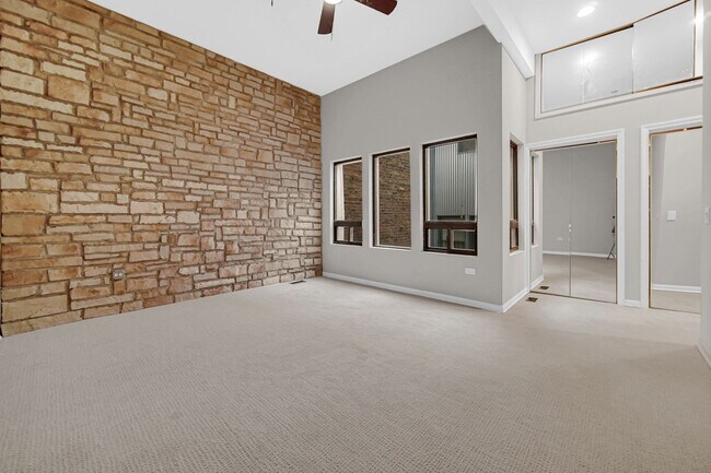 Building Photo - 1424 W Grand Ave