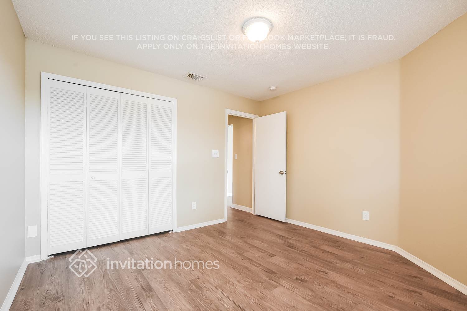 Building Photo - 242 Lakebreeze Cir