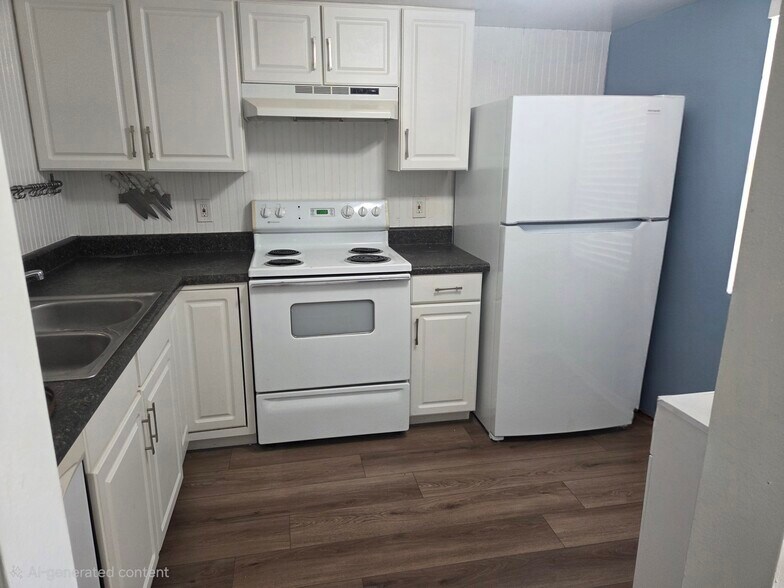 Kitchen - 100 Grand Blvd