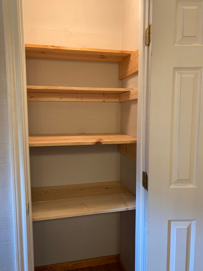 Building Photo - 1112 Cardinal St #104