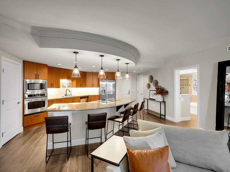 Building Photo - 8100 E Union Ave