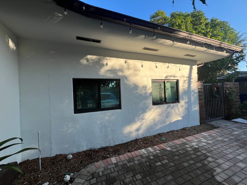 Building Photo - 3371 SW 22nd St