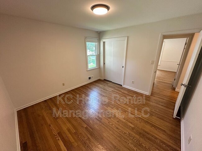 Building Photo - 8216 W 97th St