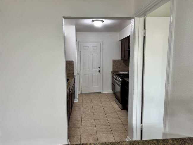 Building Photo - 10415 Sageburrow Dr