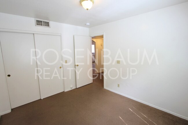 Building Photo - 507 E 10th Ave