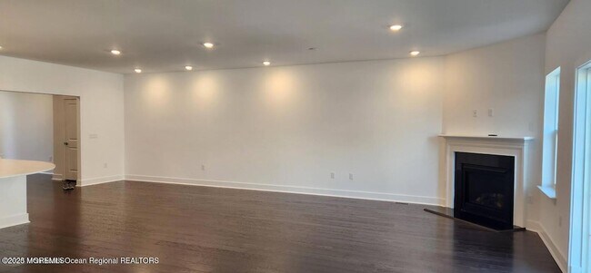 Building Photo - 3105 Aviator Ave