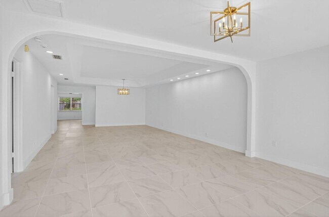 Building Photo - 9151 Pine Springs Dr