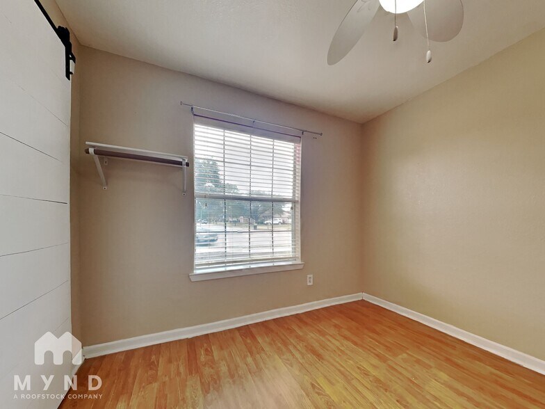 Building Photo - 726 Beechbend Dr