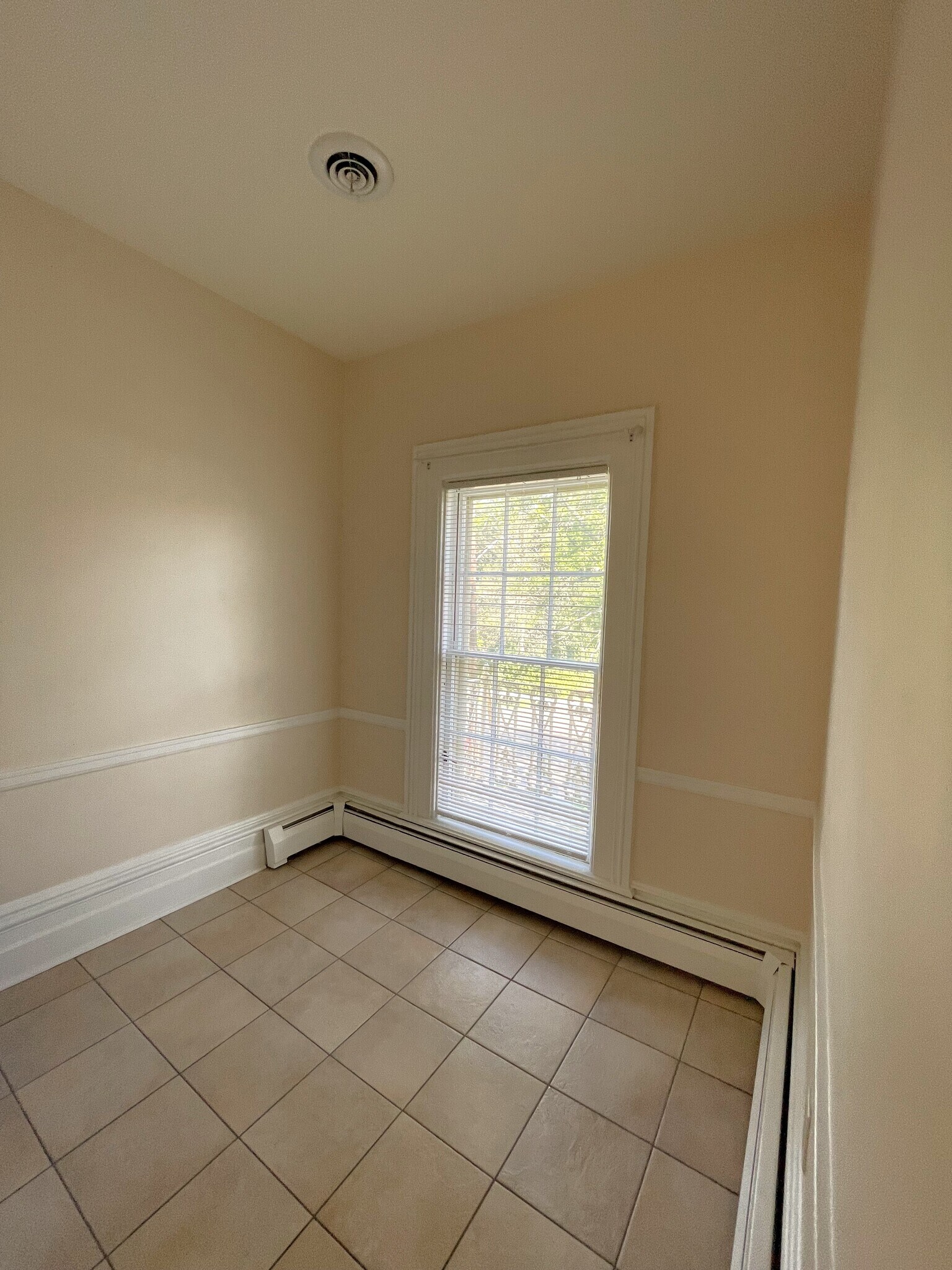 Bonus Space/ Office - 609 W Water St