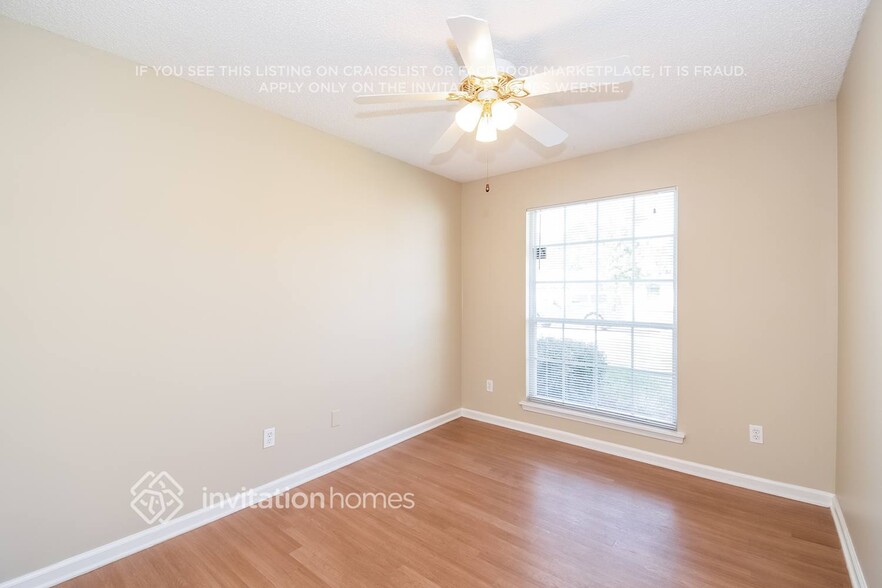 Building Photo - 7761 Pikes Peak Dr
