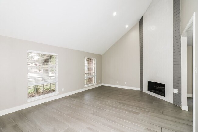 Building Photo - 6026 Egypt Dr