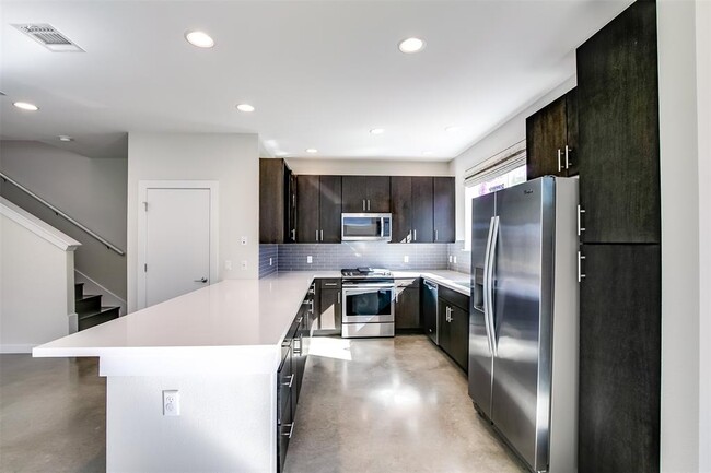 Building Photo - 3211 Aldwyche Dr