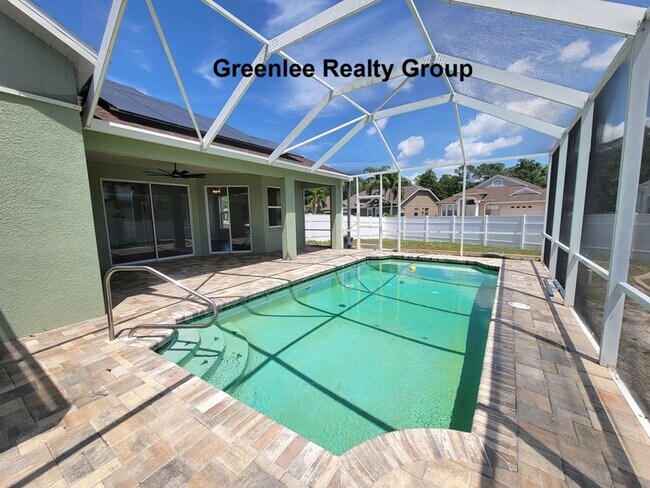 Building Photo - Spacious 3 Bed / 2 Bath pool home with lawn and pool care included in beautiful Rosewood at River...