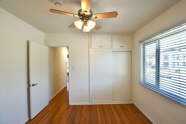 Building Photo - 5103 Cahuenga Blvd