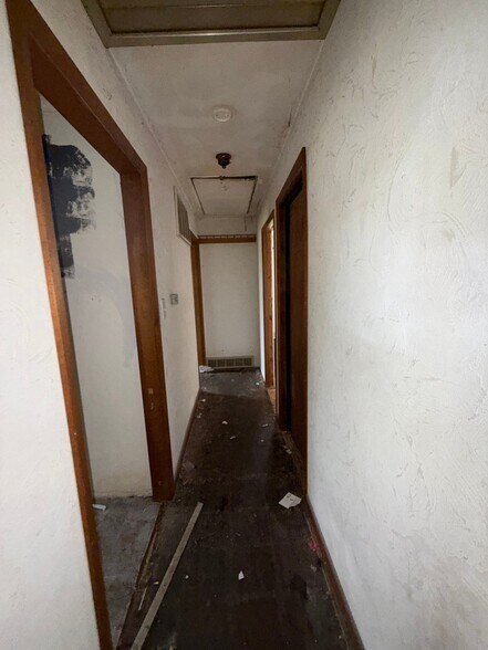 Building Photo - 7 Denovion Ct