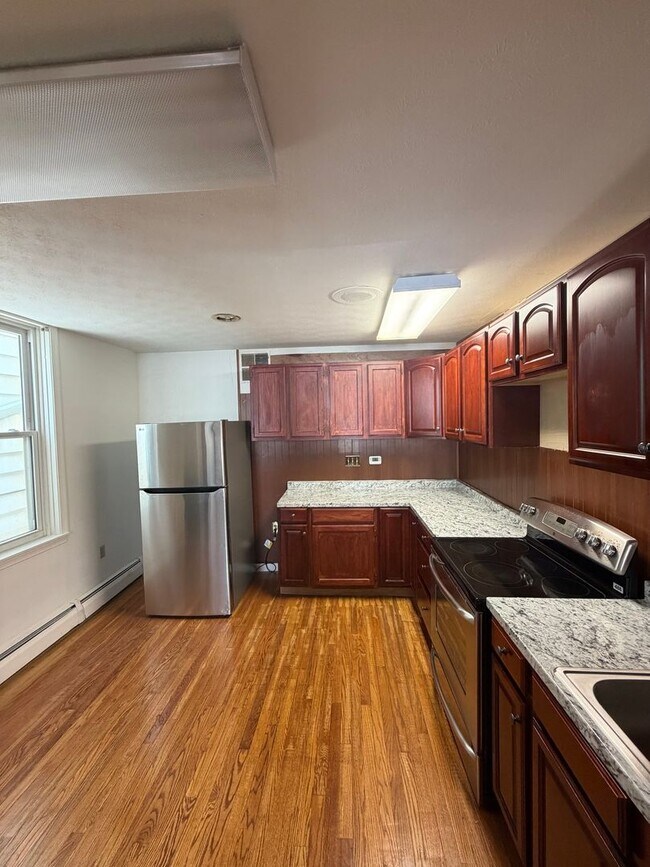 Building Photo - 247 S 8th St