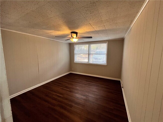 Building Photo - 2078 Glenroy Dr