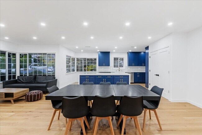 Building Photo - 16800 Bollinger Dr