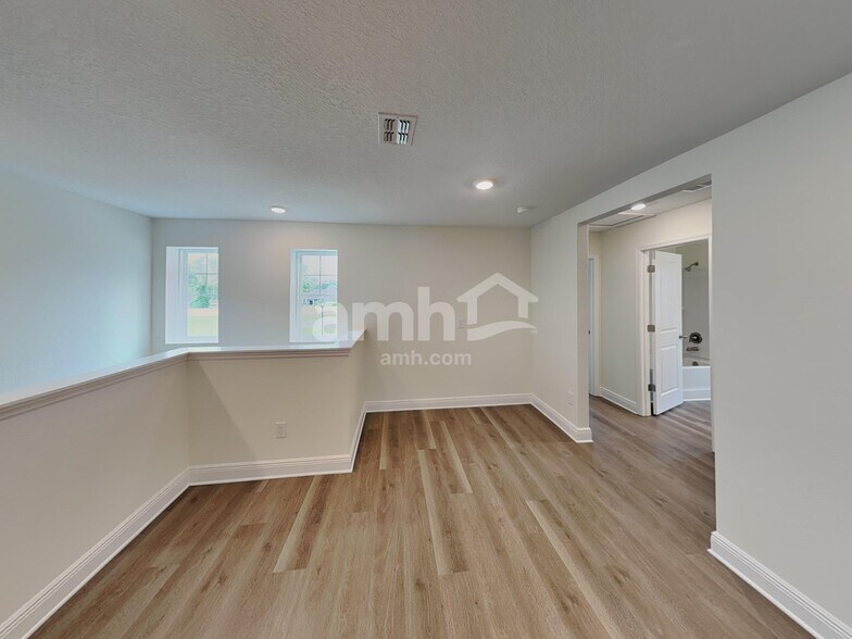 Building Photo - 5992 Pinewood Ests Dr