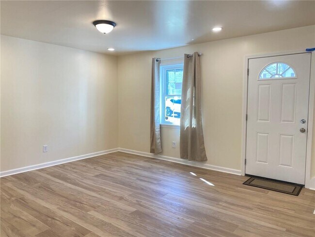 Building Photo - 2264 Salt Springs Pl