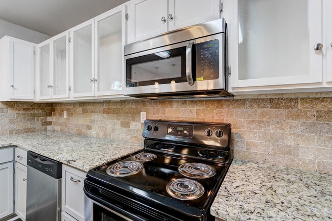 Building Photo - Remodeled Retreat w/ Covered Patio, Front ...