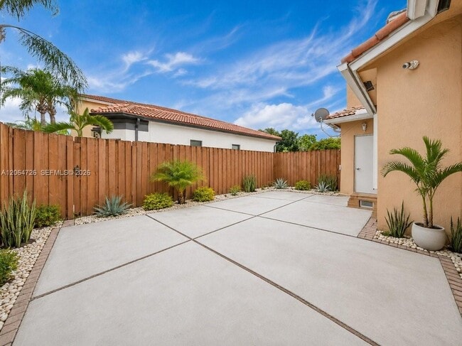 Building Photo - 16220 SW 101st Terrace