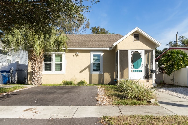 Primary Photo - 3017 Freemont Terrace S