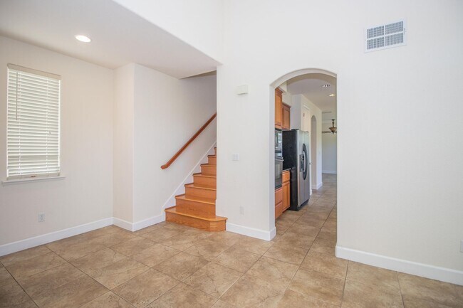 Building Photo - 4 Bedroom 3 Bathroom House | AMSI | Alexandr Metlinski