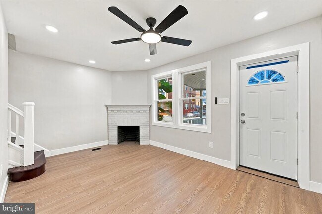 Building Photo - 5840 Crittenden St