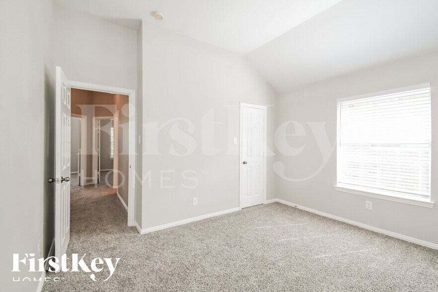 Building Photo - 403 Canadian Trail