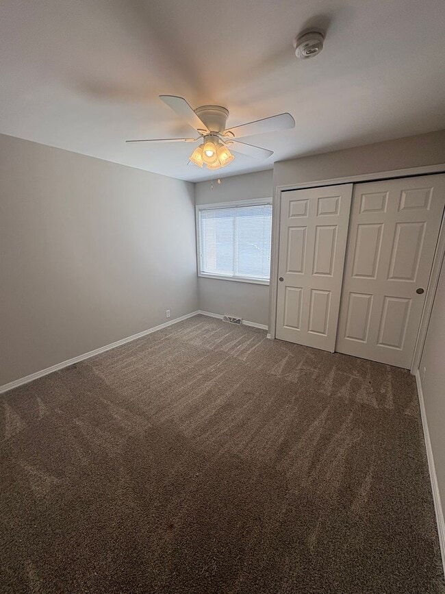 Building Photo - Summit Street Duplexes