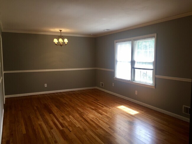 Building Photo - 5321 Ridgewood Heights Dr